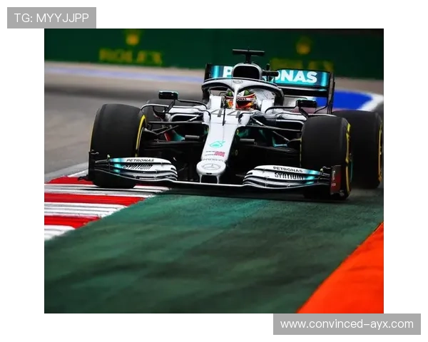 F1新赛季战火重燃豪门车队激烈角逐冠军悬念再升级全球车迷热议